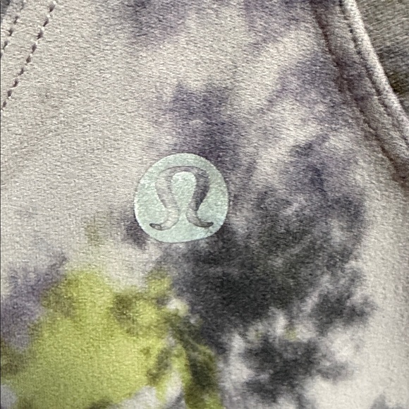 P01. Lululemon Cool Racerback Short Tank Top *Nulu
Radial TieDye
Size 6 - Picture 6 of 6